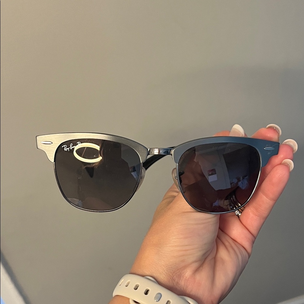 Ray-Ban Classic Black Sunglasses - Picture 4 of 4